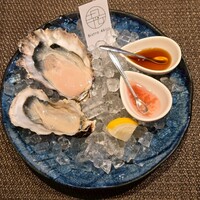 四ツ橋・新町 牡蠣と肉たらしビストロAKIRA - 牡蠣の食べ比べ！長崎小長井がタイプ♡