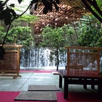 貴船べにや - 涼しげで、せせらぎが心地よい。
                