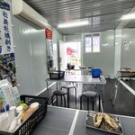 漁師直営牡蠣小屋 with 小さな釣り堀 - 店内