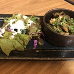 広島お好み焼 鉄板焼 一閃 - バイ貝のガーリックソテー（税込480円）