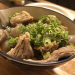 広島お好み焼 鉄板焼 一閃 - 牛すじ煮込み（税込600円）