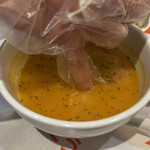 ダンシング クラブ - スプーンがないので、アッチッチの指マドラー！