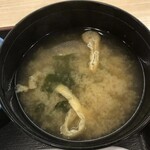 松屋 - ワカメと揚げの味噌汁