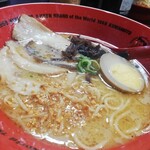 味千拉麺 OMM店 - にんにくチップ入れてみた