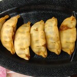 フォーシンタスキッチン - 別途注文した『八幡揚げ餃子』。皮がカリカリしていて美味しい。