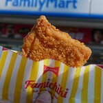 ファミリーマート - 料理写真:増量ファミチキ