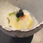 COCCHI - ライム、ジン、レモンキャビア、ブルーベリー