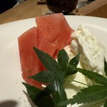 雪花菜 - スイカに自家製塩バニラアイスを添えて