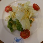 マルデナポリ - こちらはパスタのランチのサラダ