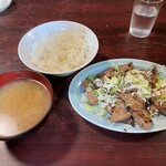 いづみ亭 - レバ塩定食