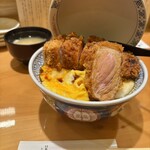 日本橋とんかつ 一 - 厳選四元豚　上　焼きかつ丼