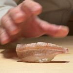 鮨 一幸 - カスゴ 今回も臨場感ある写真でお届けします！