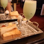 珈琲亭 ルアン - メロンジュースのモーニングセットです