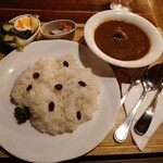 313266693 - カレー＆ミニサラダ