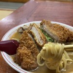 文ちゃん - 麺はごくごく普通で、硬さも普通