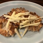 豚中華 大阪焼売珍 - 焼シュウマイ、刻み生姜が美味しさを引き立てる