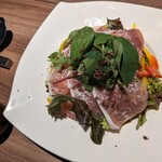 HIDE OUT - 生ハムサラダ