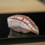 313270883 - 