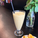 Sarirah - マンゴースムージー