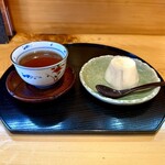 とんかつ一幸 - ほうじ茶♡と、アロウカナ・ババロア♡