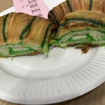 パンのイデリオ - チョコレートリボン　ホワイトチョコ