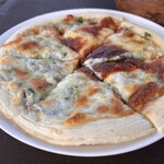 屋上ビアガーデンNAGI - しらすピザ