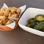 屋上ビアガーデンNAGI - アサリの唐揚げとキムチきゅうり