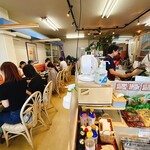 灯台茶屋 - 一階席の様子です