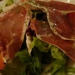 ビストロ・ル・キャバレー - イタリア産生ハムのサラダ