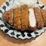 厚切りとんかつ よし平 - 熟成ロースかつ