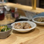 梅ト蜂 - お通しは４種から選択できます