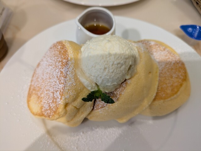 パンケーキ 麻布台ヒルズ】移転しても大人気！絶品ふわとろパンケーキは予約