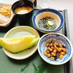 灯台茶屋 - 小鉢とフルーツです