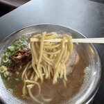 RAMEN HITONI YASASHIKU - 【煮干ニボダクこってり＝中太ストレート麺】