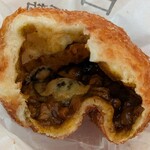 宮島咖喱麵麭研究所 - 【牡蠣カレーパン】６００円