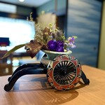 石臼挽手打十割蕎麦 紫翠庵 - なにかの置き物。