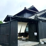 石臼挽手打十割蕎麦 紫翠庵 - 店舗外観。