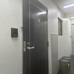 グルテンフリーおばんざい LL - このドアの先にお店があるよ！