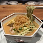 紅梅本楼 - 胡麻冷麺