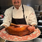 紅梅本楼 - 北京ダックとマスター