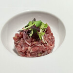 薪焼きイタリアン FIREPIT - ガストロノミアコース（税込み８０００円）に出る闘牛ブレザオラのタルタル