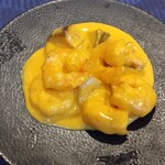 赤坂 四川飯店 - エビのマンゴーマヨネーズ炒め