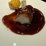 紅梅本楼 - 山芋の豚バラ焼き 黒酢ソース