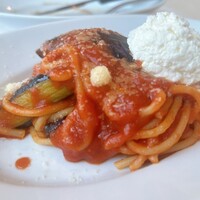 トラットリア グランボッカ - ナスとリコッタチーズのフレッシュトマトソース