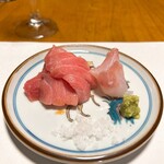 酒肴 新屋敷 - 刺身（本鮪、ウッカリカサゴ）