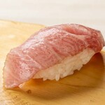 一貫 550円（各）