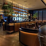 ロウリーズ・ザ・プライムリブ - 店内フロア