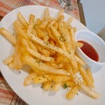 ビストロ アン ファミーユ - フライドポテト