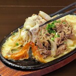 喰猿呑猿笑猿 - 牛バラ焼きチーズ