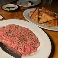 カルネジーオ イースト - 